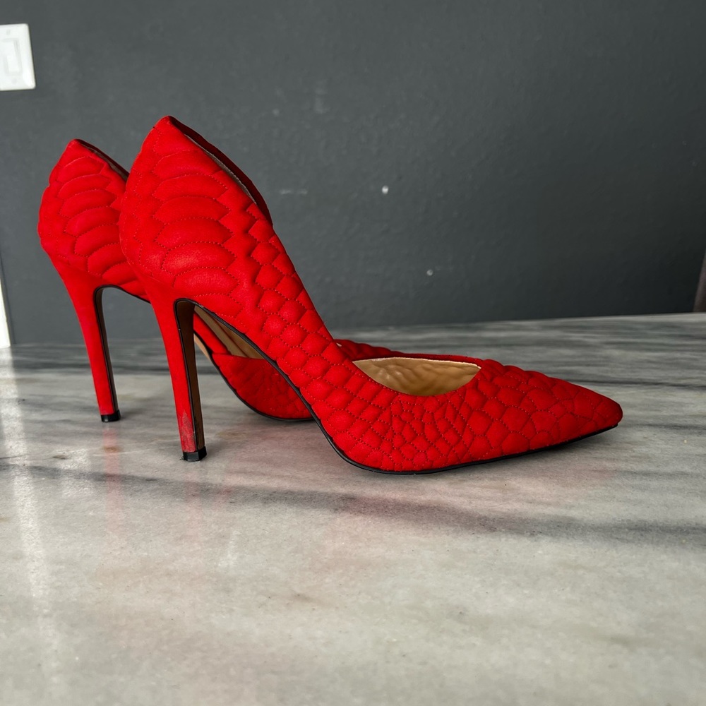 Size 8.5 Jessica Simpson red stiletto heel